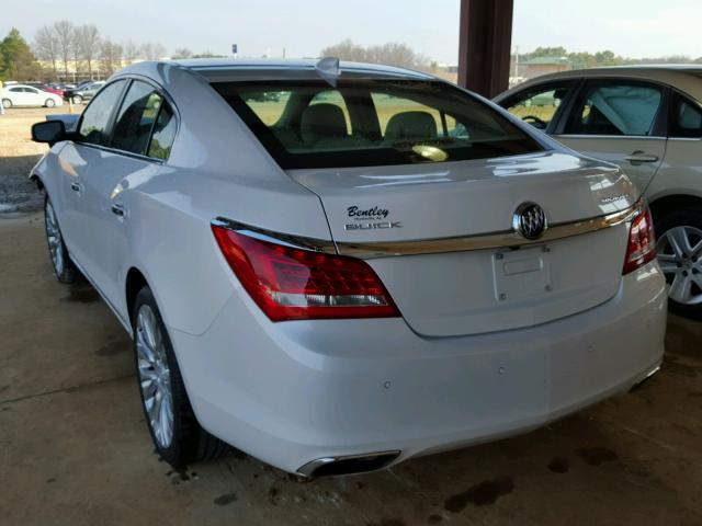 1G4GF5G37GF183359 - 2016 BUICK LACROSSE P WHITE photo 3