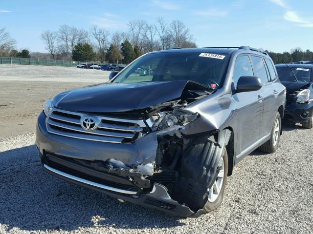 5TDBK3EH1BS071176 - 2011 TOYOTA HIGHLANDER GRAY photo 2