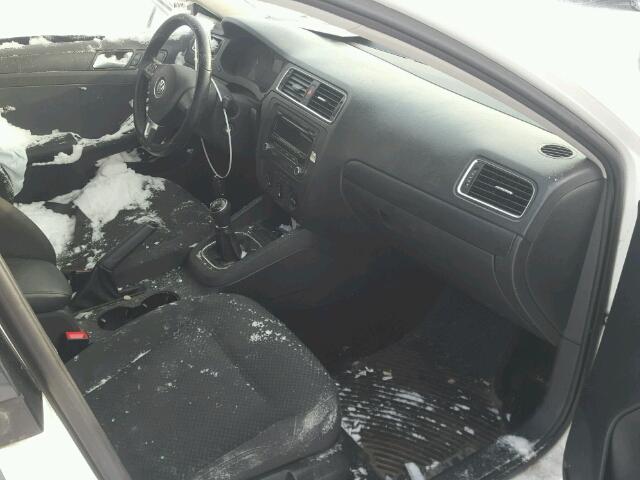 3VW1K7AJ5DM249845 - 2013 VOLKSWAGEN JETTA BASE 白色 照片 5