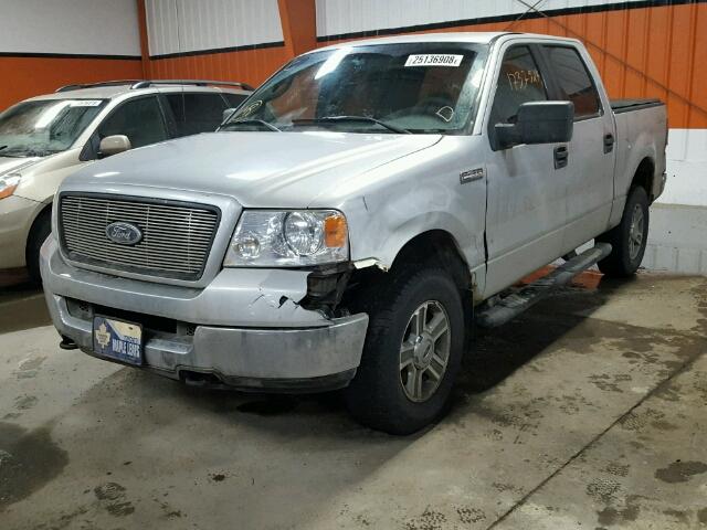 1FTPW14525KD43896 - 2005 FORD F150 SUPER SILVER photo 2