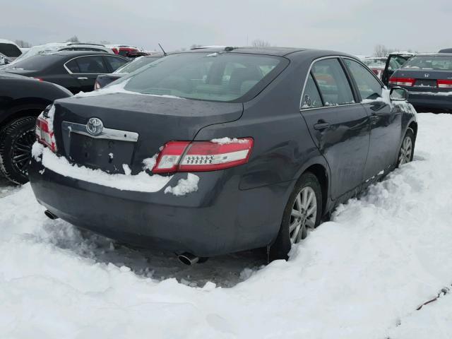 4T1BK3EK7BU120223 - 2011 TOYOTA CAMRY SE GRAY photo 4