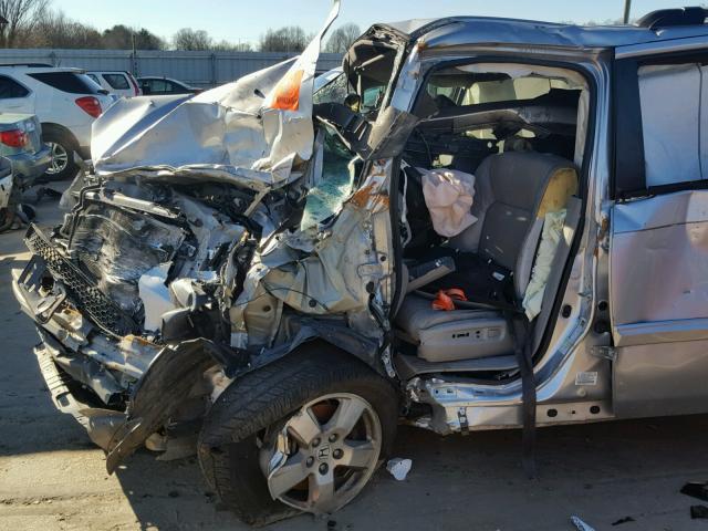 5FNYF3H58BB039992 - 2011 HONDA PILOT EXL SILVER photo 9