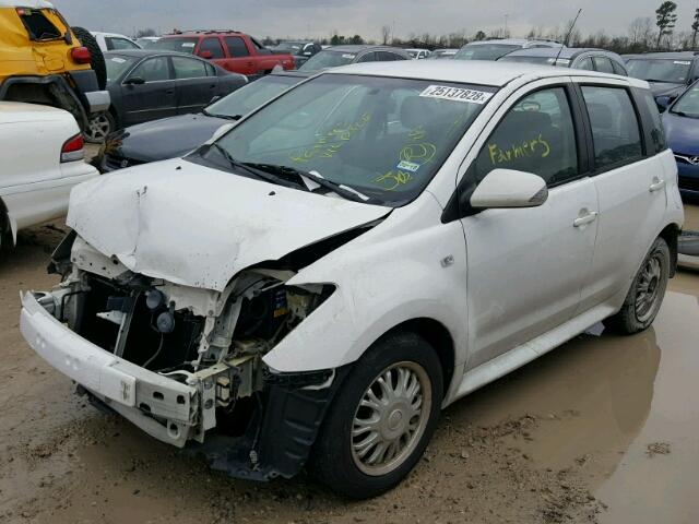 JTKKT624960148622 - 2006 TOYOTA SCION XA WHITE photo 2