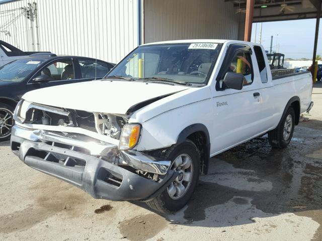 1N6DD26S9YC317051 - 2000 NISSAN FRONTIER K WHITE photo 2