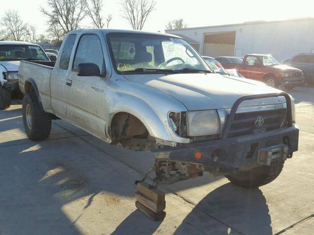 4TAWN72N3YZ648173 - 2000 TOYOTA TACOMA XTR SILVER photo 1