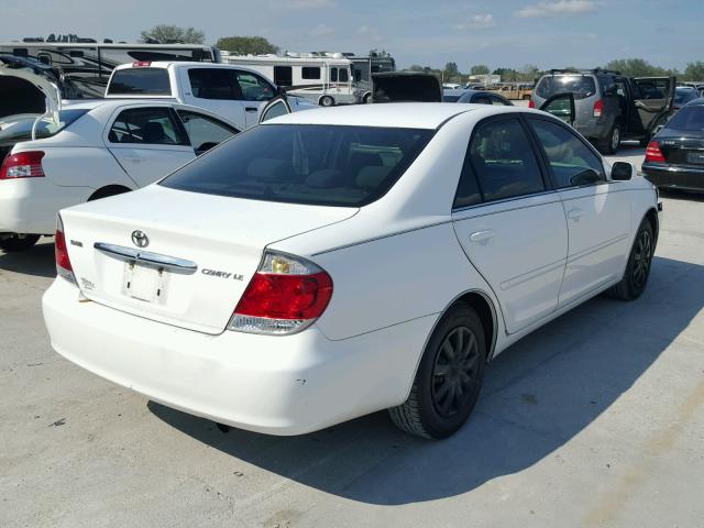 4T1BE32K75U570731 - 2005 TOYOTA CAMRY LE WHITE photo 4