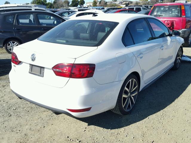 3VW5A7AJ0DM423261 - 2013 VOLKSWAGEN JETTA GLI WHITE photo 4