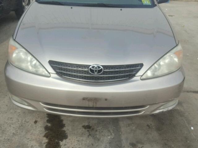 4T1BF30K13U551525 - 2003 TOYOTA CAMRY LE TAN photo 9