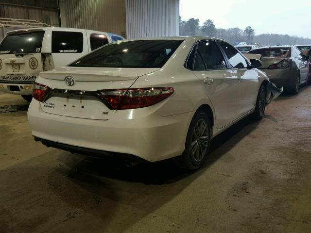 4T1BF1FK0HU638433 - 2017 TOYOTA CAMRY LE WHITE photo 4