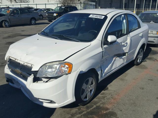 KL1TD56E29B310208 - 2009 CHEVROLET AVEO LS WHITE photo 2