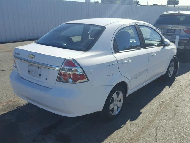 KL1TD56E29B310208 - 2009 CHEVROLET AVEO LS WHITE photo 4