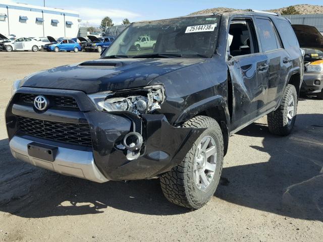 JTEBU5JR9G5357483 - 2016 TOYOTA 4RUNNER SR BLACK photo 2