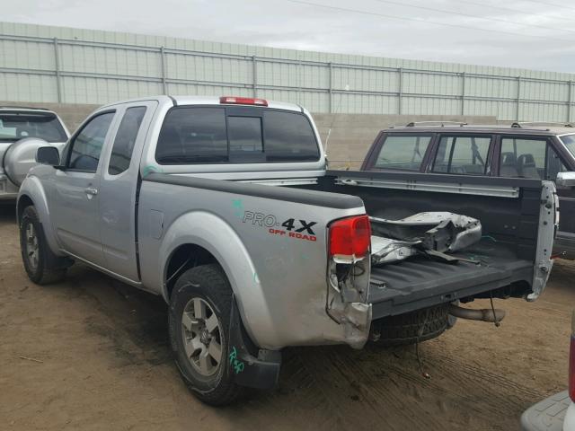 1N6AD0CW7AC429397 - 2010 NISSAN FRONTIER K SILVER photo 3