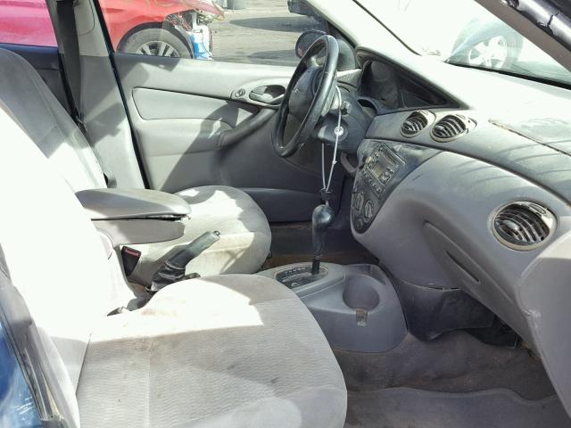 1FAFP34381W117664 - 2001 FORD FOCUS SE BLUE photo 5