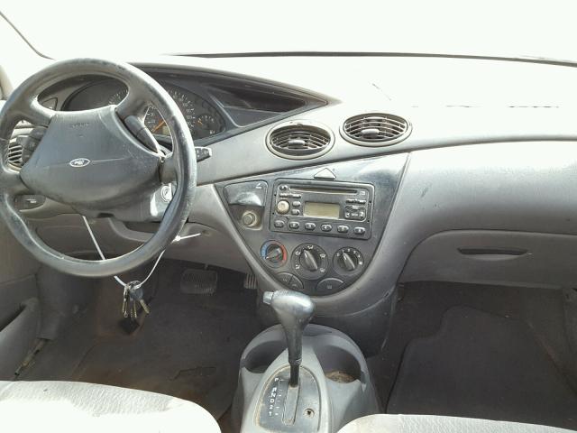 1FAFP34381W117664 - 2001 FORD FOCUS SE BLUE photo 9