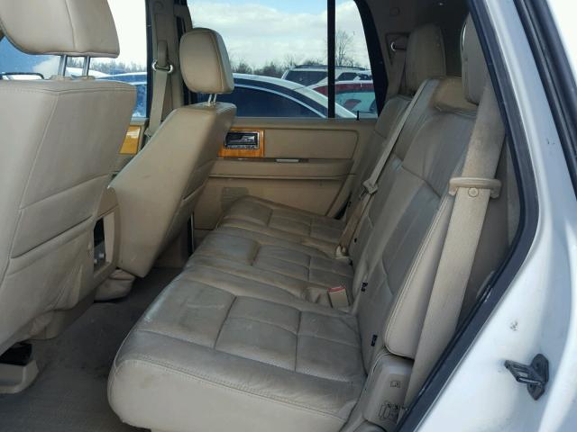 5LMFU285X8LJ15184 - 2008 LINCOLN NAVIGATOR WHITE photo 6