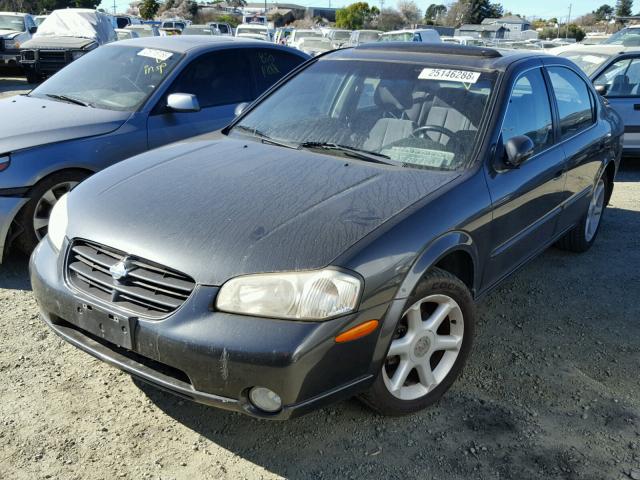 JN1CA31DXYT526551 - 2000 NISSAN MAXIMA GLE CHARCOAL photo 2