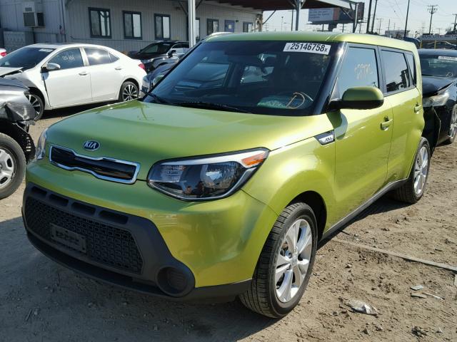 KNDJP3A5XF7782223 - 2015 KIA SOUL + GREEN photo 2