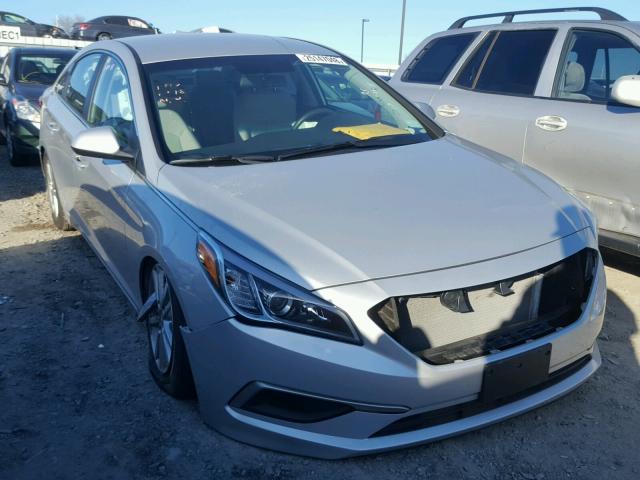 5NPE24AF2HH557601 - 2017 HYUNDAI SONATA SE SILVER photo 1