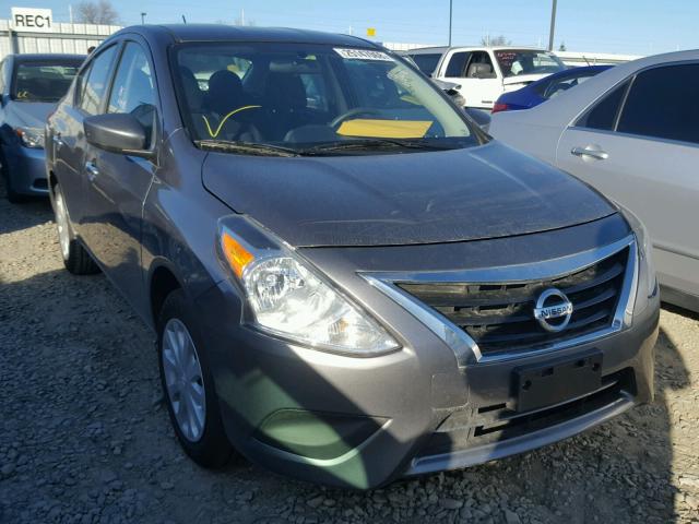 3N1CN7AP2HL897861 - 2017 NISSAN VERSA S GRAY photo 1