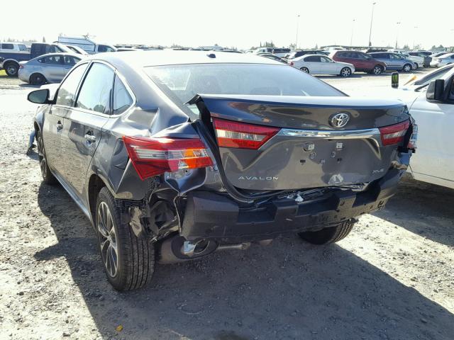 4T1BK1EB3JU284555 - 2018 TOYOTA AVALON XLE GRAY photo 3