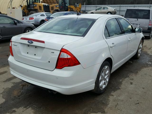 3FAHP0HA7AR208539 - 2010 FORD FUSION SE WHITE photo 4