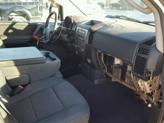 1N6BA07C79N309791 - 2009 NISSAN TITAN XE GRAY photo 5