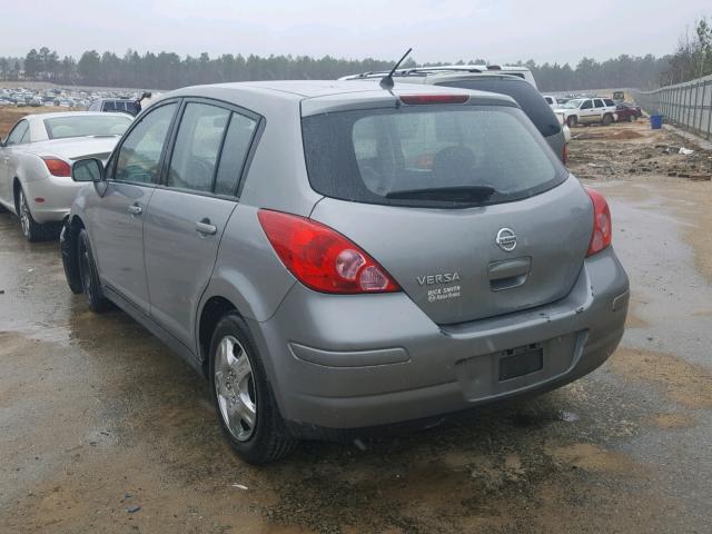 3N1BC13E08L385770 - 2008 NISSAN VERSA S GRAY photo 3