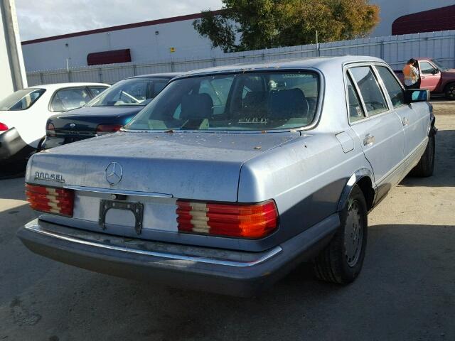 WDBCA25D3JA369110 - 1988 MERCEDES-BENZ 300 SEL BLUE photo 4