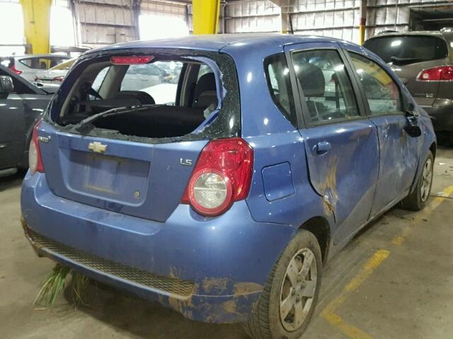 KL1TD66E09B332374 - 2009 CHEVROLET AVEO LS BLUE photo 4