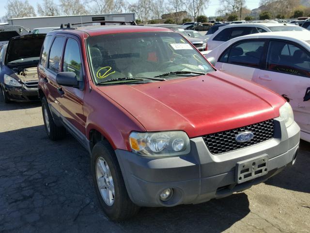 1FMYU93165KC27930 - 2005 FORD ESCAPE XLT RED photo 1