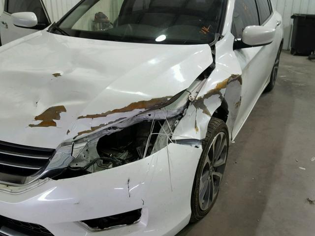 1HGCR2F54FA021715 - 2015 HONDA ACCORD SPO WHITE photo 9