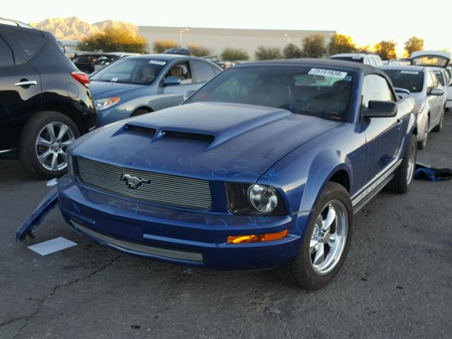 1ZVFT84N365110586 - 2006 FORD MUSTANG BLUE photo 2