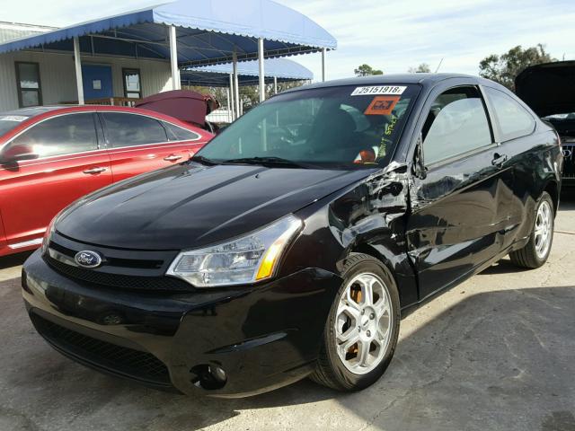 1FAHP32N49W108324 - 2009 FORD FOCUS SE BLACK photo 2