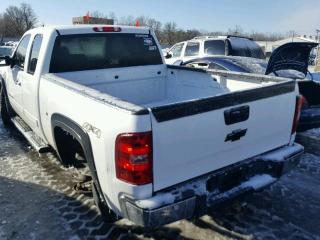 1GCRKSE38BZ391509 - 2011 CHEVROLET SILVERADO WHITE photo 3