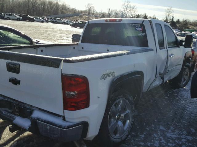 1GCRKSE38BZ391509 - 2011 CHEVROLET SILVERADO WHITE photo 4