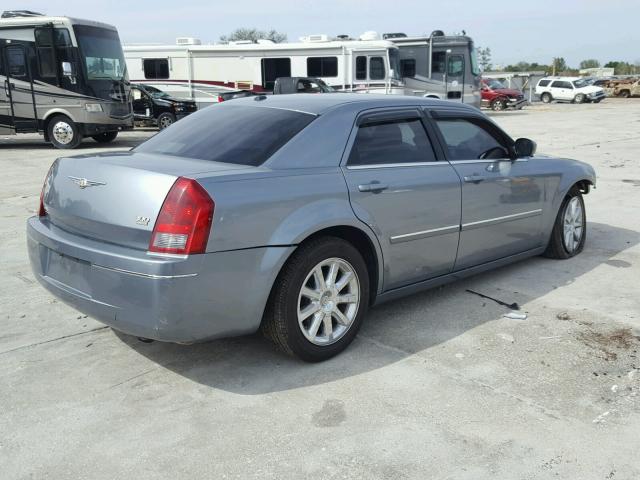 2C3KA53G47H683259 - 2007 CHRYSLER 300 TOURIN BLUE photo 4