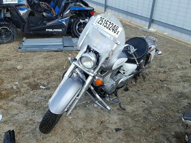 JH2RC5040EK900236 - 2014 HONDA VT750 CA WHITE photo 2