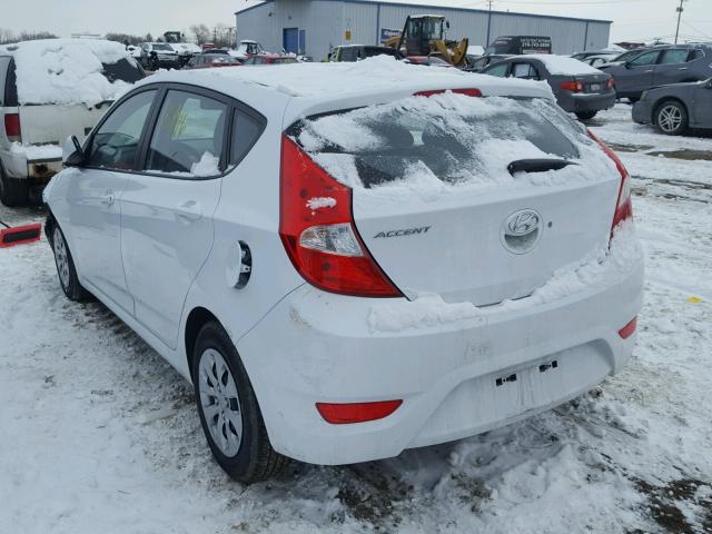 KMHCT5AE8HU336779 - 2017 HYUNDAI ACCENT SE WHITE photo 3