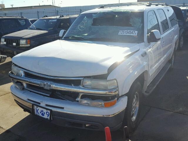 3GNEC16T61G146699 - 2001 CHEVROLET SUBURBAN C WHITE photo 2