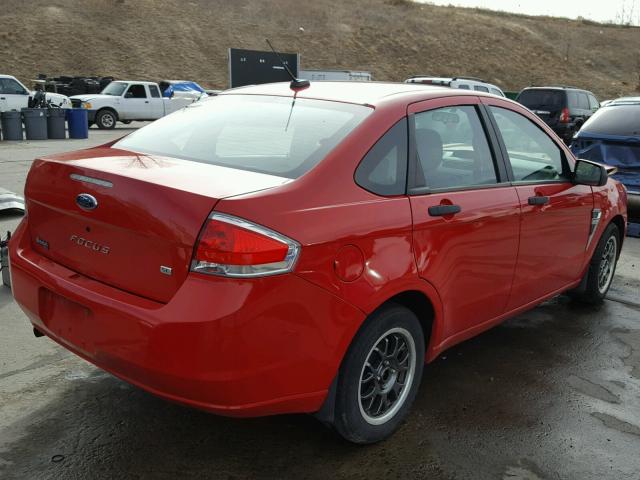 1FAHP35N68W246733 - 2008 FORD FOCUS SE RED photo 4