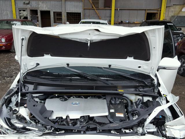 JTDKARFU1H3536132 - 2017 TOYOTA PRIUS WHITE photo 7