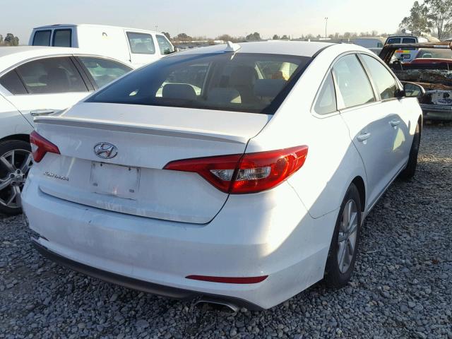 5NPE24AF0GH334939 - 2016 HYUNDAI SONATA SE WHITE photo 4