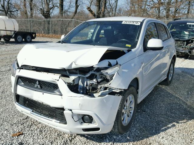 JA4AP3AU8BZ010979 - 2011 MITSUBISHI OUTLANDER WHITE photo 2