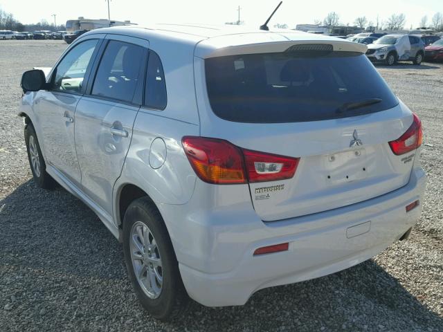 JA4AP3AU8BZ010979 - 2011 MITSUBISHI OUTLANDER WHITE photo 3