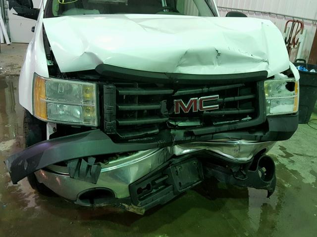 1GTEK19C58Z237576 - 2008 GMC SIERRA K15 WHITE photo 7