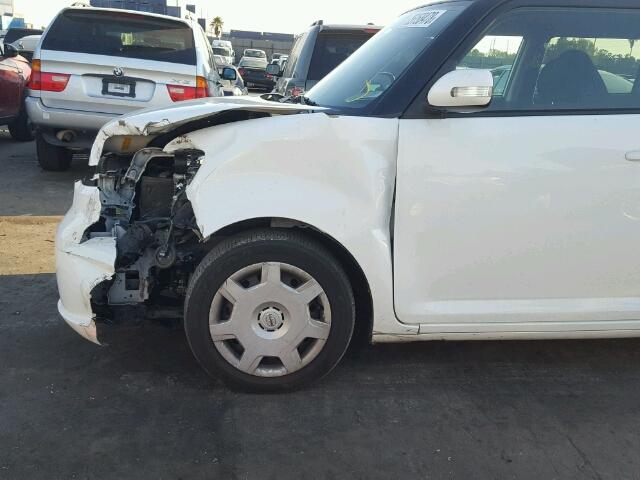 JTLKE50E691092942 - 2009 SCION XB WHITE photo 9