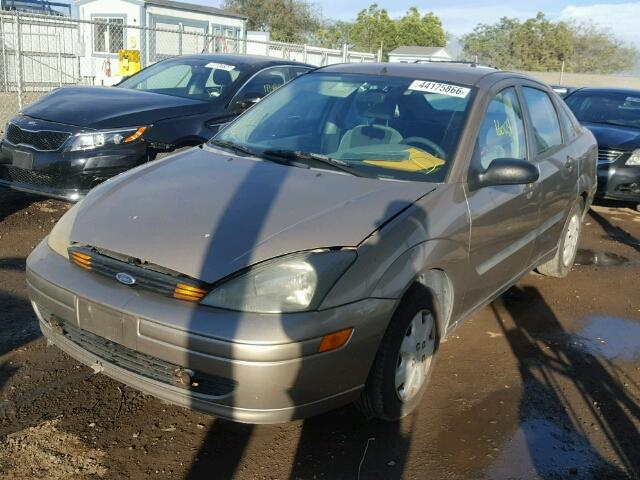 1FAFP33PX3W135400 - 2003 FORD FOCUS LX TAN photo 2