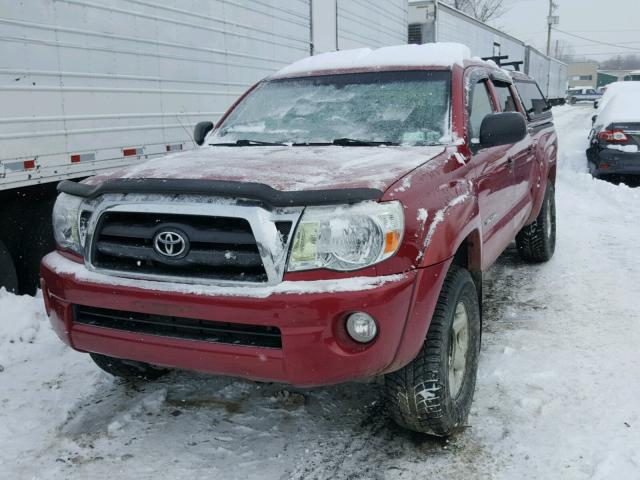 5TELU42N67Z363415 - 2007 TOYOTA TACOMA DOU RED photo 2