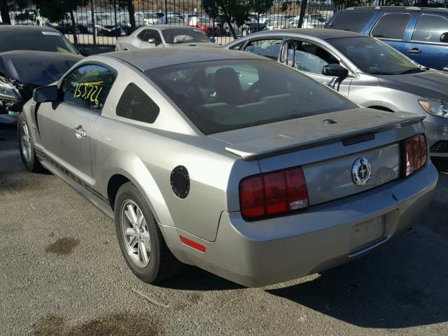 1ZVHT80N595140370 - 2009 FORD MUSTANG GRAY photo 3